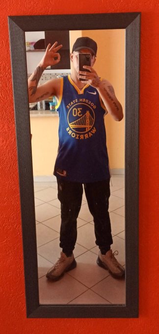 I forgot to upload this here but... 🥰 #Warriors champions 🥰 #StephenCurry #GoldenStateWarriors #Nike<a href="/tag/warriors"class="tags">#Warriors</a><a href="/tag/nike"class="tags"><span>#nike</span></a><a href="/tag/goldenstatewarriors"class="tags"><span>#goldenstatewarriors</span></a><a href="/tag/stephencurry"class="tags"><span>#stephencurry</span></a>