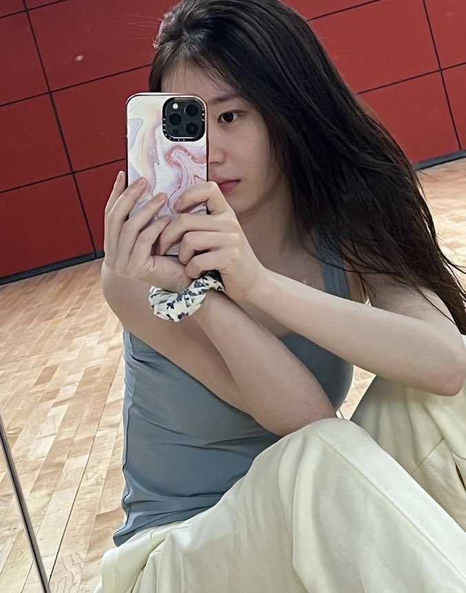 zakonczeniie's tweet photo. ᅠᅠ
ᅠᅠ
ᅠᅠᅠᅠ— ##DAILYUNKI :: #UTOPIAMODEL
lazy day at the gym:)  
drink water and use uv cream !!
ᅠᅠ
ᅠᅠ
ᅠᅠ https://t.co/39m8jDIRGF
