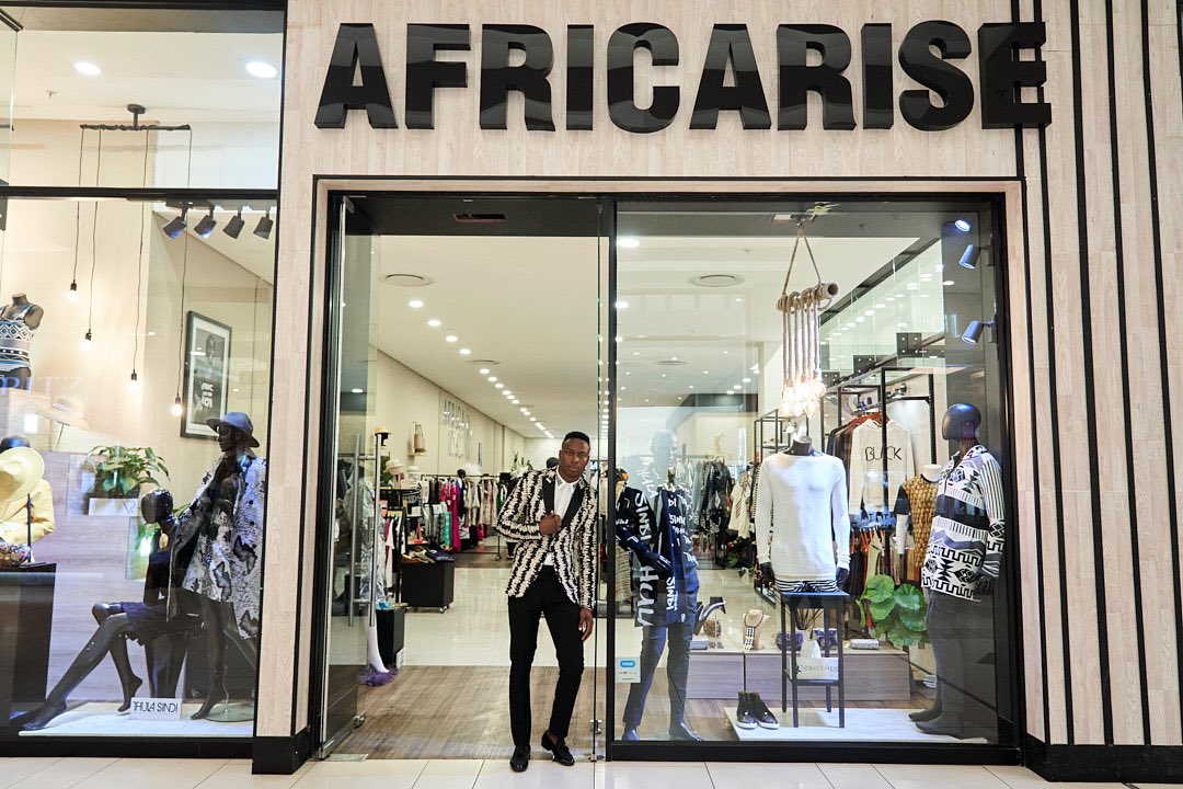 craigbjacobs's tweet photo. With masks off, we decided to go bold with this @Fundudzi sequin tuxedo blazer now available exclusive to @AfricaRiseStore Sandton City #FundudziWarrior https://t.co/dCnJpbTopp