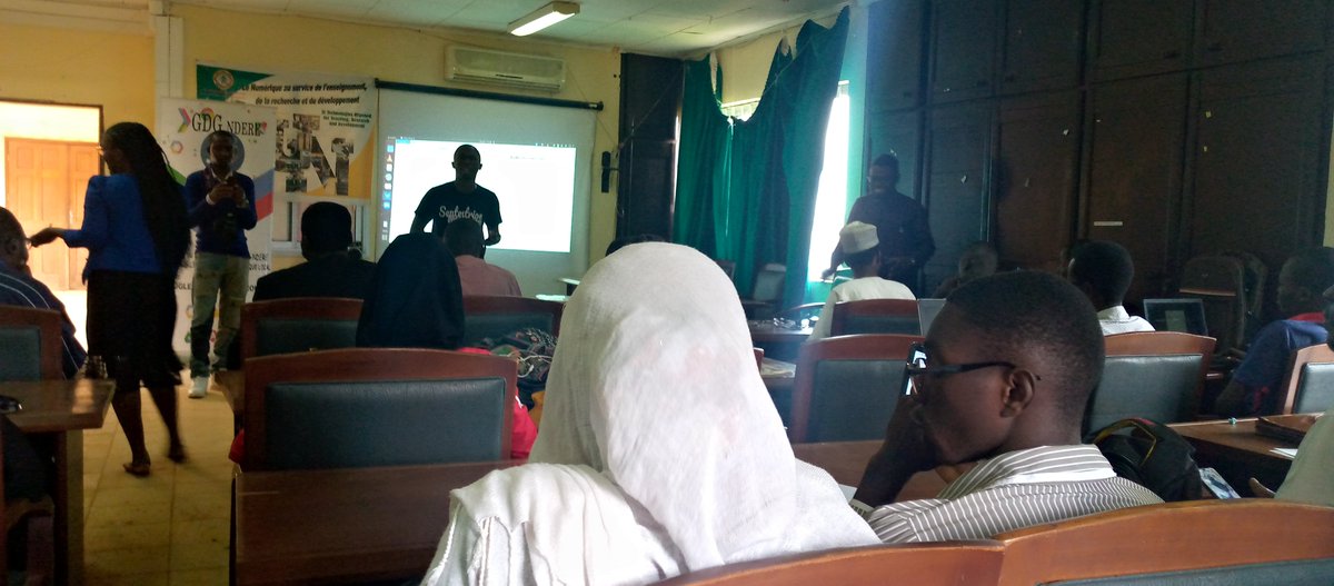 jean_besane's tweet photo. En ce moment se tient au #cdtic de ndere du #GDG. Il est question de faire de présentation sur les applications mobiles et leur contribution pour le développement du Cameroun et de l'Adamaoua.
#ioExtendedNdere
#io22extended https://t.co/hnlGu1pRTt