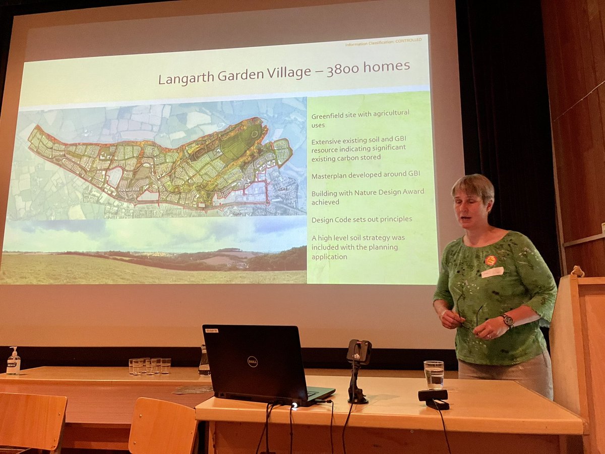 studiofrus's tweet photo. @German_Quercus chair of our @LI_SouthWest talked about the importance of #soil #SoilHealth @WWTSlimbridge #licpdday #chooselandscape and a huge #carbonstorage to consider in your projects #landscapearchitecture https://t.co/qRHeO6AeD7