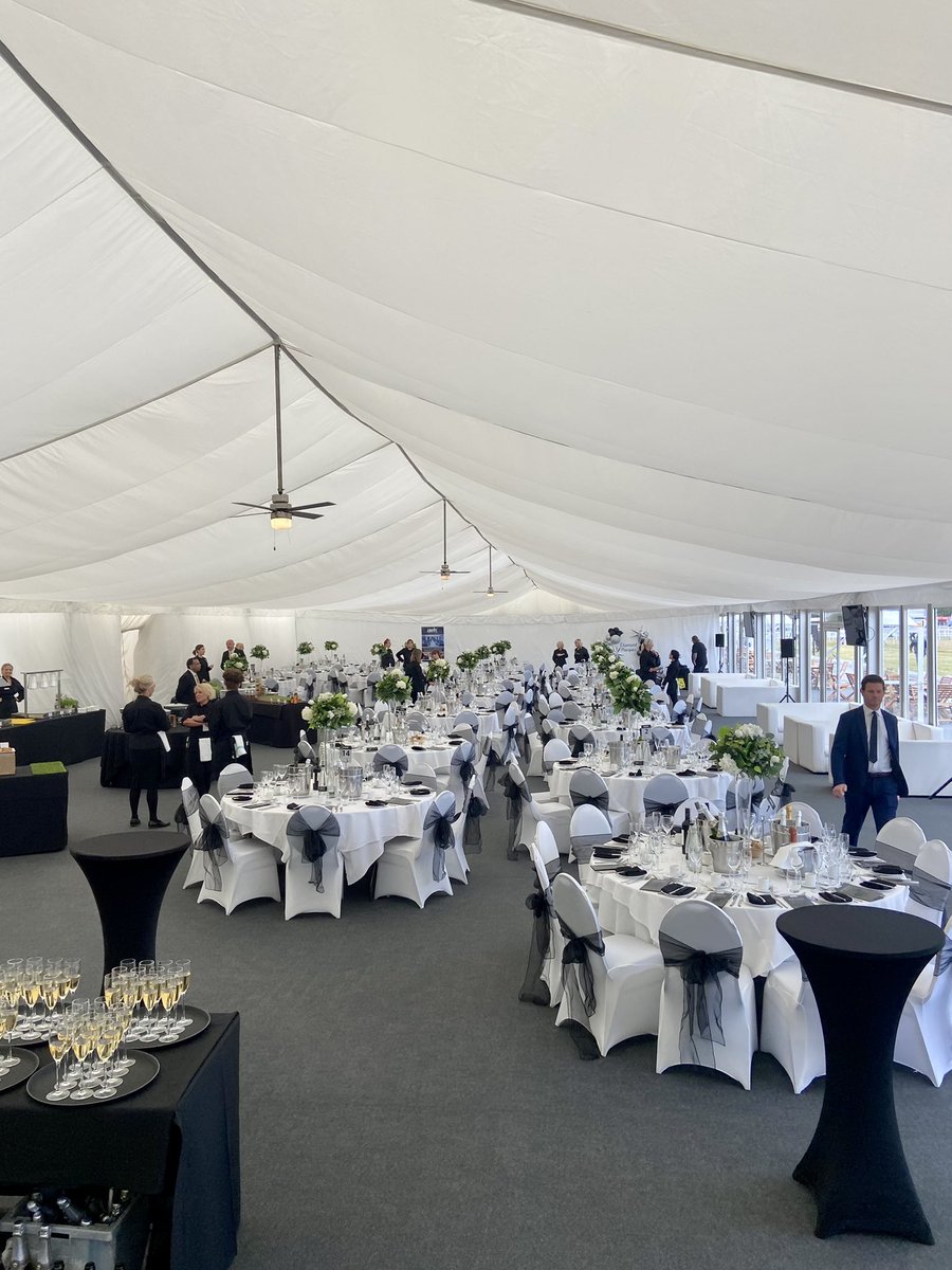 CoopersMarquees's tweet photo. Bubbles are flowing for the final day of #Northumberlandplate @NewcastleRaces #plate22 #champagnesaturday #letsgoracing @arenaracingco and then @petetong to round off the day 🕺🏿 https://t.co/5qp7RWPcU6