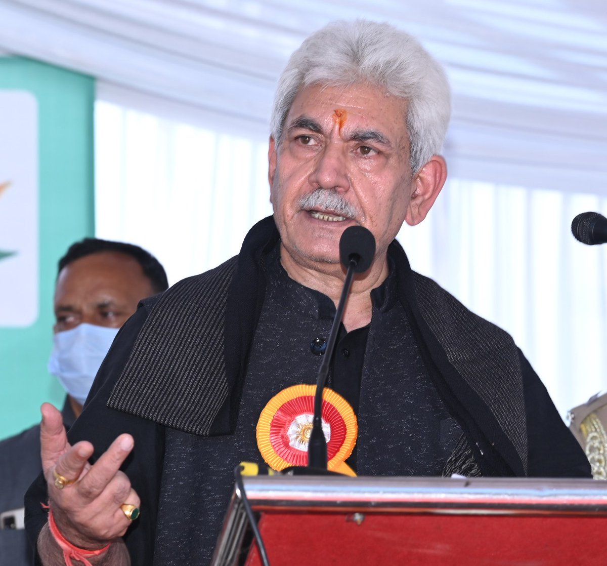 Inaugurated Sukhnag Sozni Embroidery SFURTI Heritage Cluster of JK #KVIB at Magam Budgam earlier today. This Cluster will deliver a holistic approach towards development of Sozni craft from production to marketing stage while catering needs of at least 500 artisans.