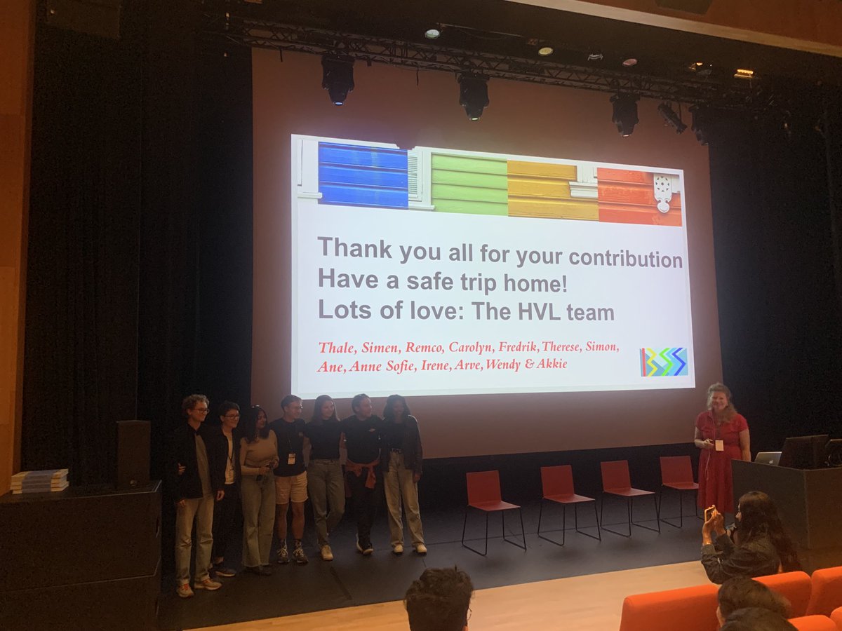 SophiaPsarra's tweet photo. Our students receive an applause for their services at the conference #spacesyntaxbergen โฆ@bartlettSDACโฉ https://t.co/1uSnIrqAGp