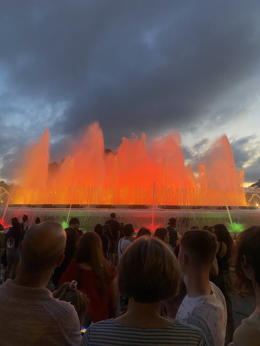 MBhreathnach's tweet photo. Landed in Spain just in time for Barcelona Pride #AddedBonus ππ ΓcΓ‘id iontach!! BΓodh BrΓ³d ar dΓ³igh agaibh uilig!! Happy Pride everyone ππ https://t.co/TgO7XgB38Y