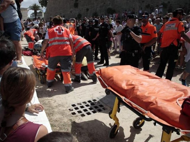 CreuRojaBalears's tweet photo. [#SantJoanSegur]
Més de 100 persones ateses pels equips de #CruzRojaEmergencias a les festes de #SantJoan. Gràcies a tot el nostre equip de voluntariat per la vostra humanitat. Fins a l'any que ve! #SortQueHiSou https://t.co/oqbQFCZ25B