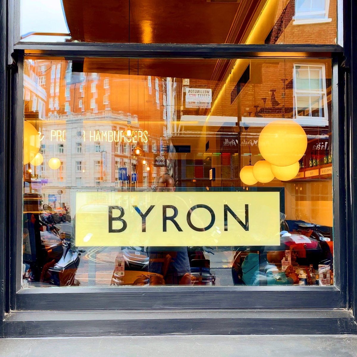RobertsLondonUk's tweet image. Byron burgers Covent Garden #byronburger #coventgarden #london