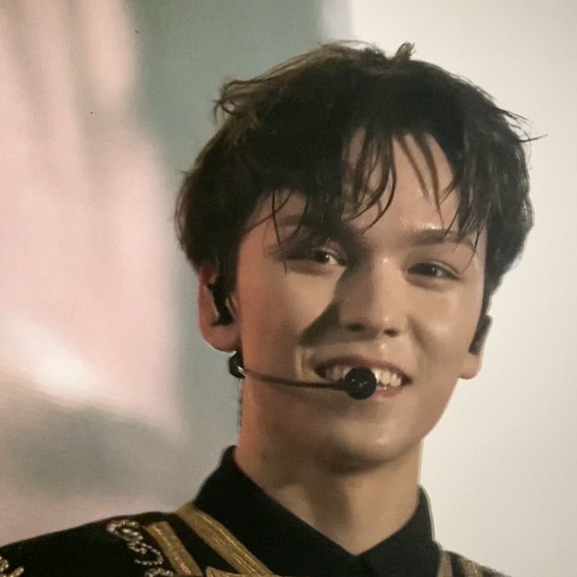 noniespancake's tweet photo. VERNON YOU’RE UNREAL https://t.co/QBEzcqdz9R