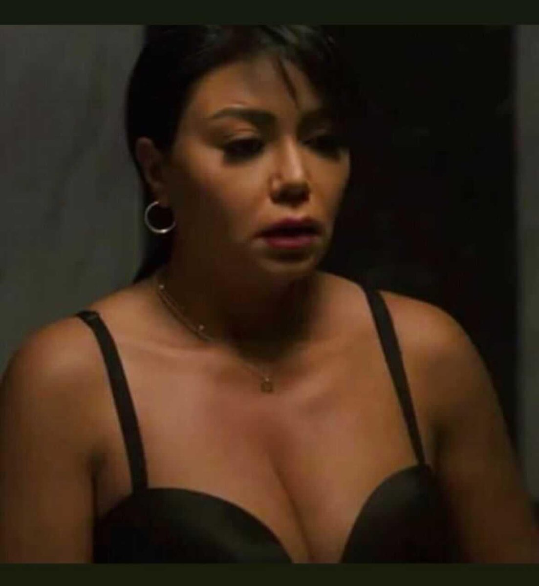 مولاتنا لو جزمتها أشرف و أطهر من كسمك ريتويت يا ابن الهايجة 😋 😋 ديووث م...