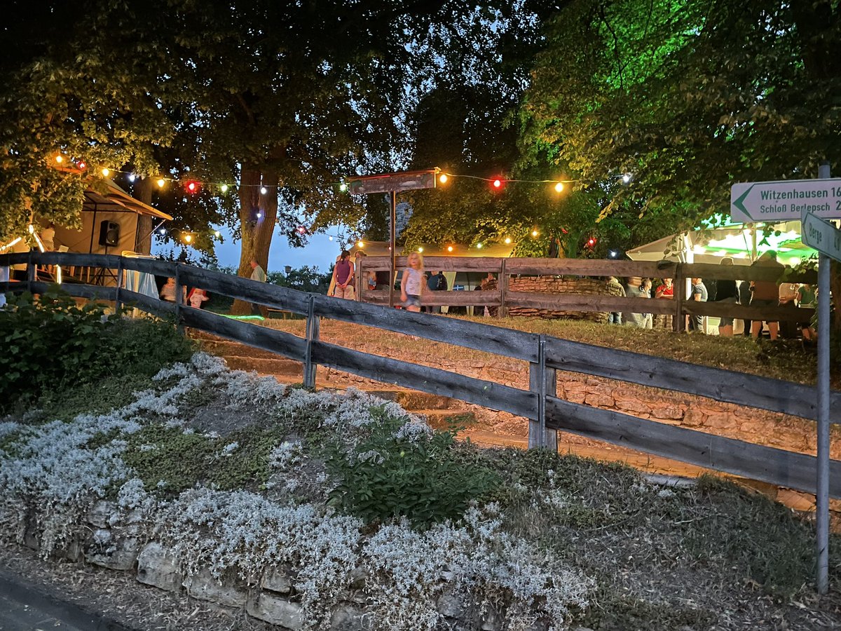 AvB_NEB's tweet photo. Brunnenfest in Hermannrode. Das ganze Wochenende. Gestern Abend war Ausgraben der Flaschen. Puh, nach 3 Jahren doch noch gefunden. Super Organisation.  #neueichenberg #freunde #brunnenfest #hermannrode #fest #brunnen #alexandrafreiinvonbischoffshausen https://t.co/QkCBbGShQn