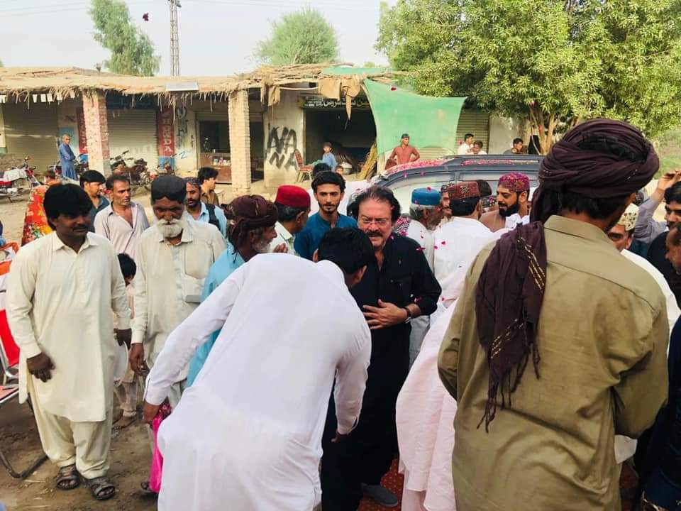 AhsanSundrani's tweet photo. Few days earlier during B.d election campaign in district Ghotki among various communities.
@MirSundraniH 
@TeamPPPGhotki 
@PPP_MediaCell 

#jeaybhutto
#teerchalega https://t.co/5EQZ76hL9E