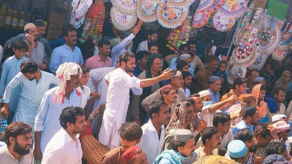AhsanSundrani's tweet photo. Yesterday during B.d election campaign in Sarhad city ,district Ghotki among various communities alongside SMBK.
@BangulKhanMahar
@MirSundraniH 
@TeamPPPGhotki 
@PPP_MediaCell 

#jeaybhutto
#teerchalega https://t.co/QheMZ2sNzU