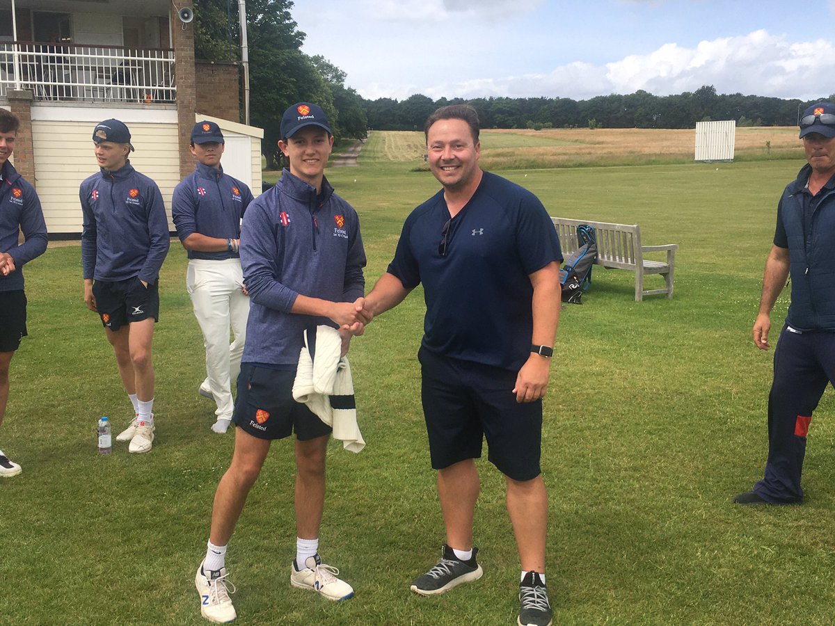 dirfelstedsport's tweet image. Congratulations to Dominic B for being awarded his full colours this morning by @Graham_Napier before today's fixture. @FelstedSport @WindsorsHouse @Elwynhouse