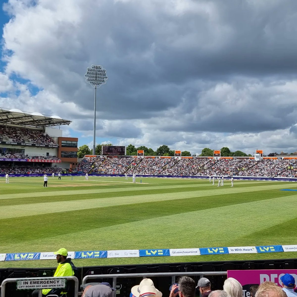 Ben_Boot72's tweet photo. Day 3 over the border in Yorkshire! It's not Trent Bridge but as a back-up it ain't bad.......☀️☀️ https://t.co/sriGziZAvJ