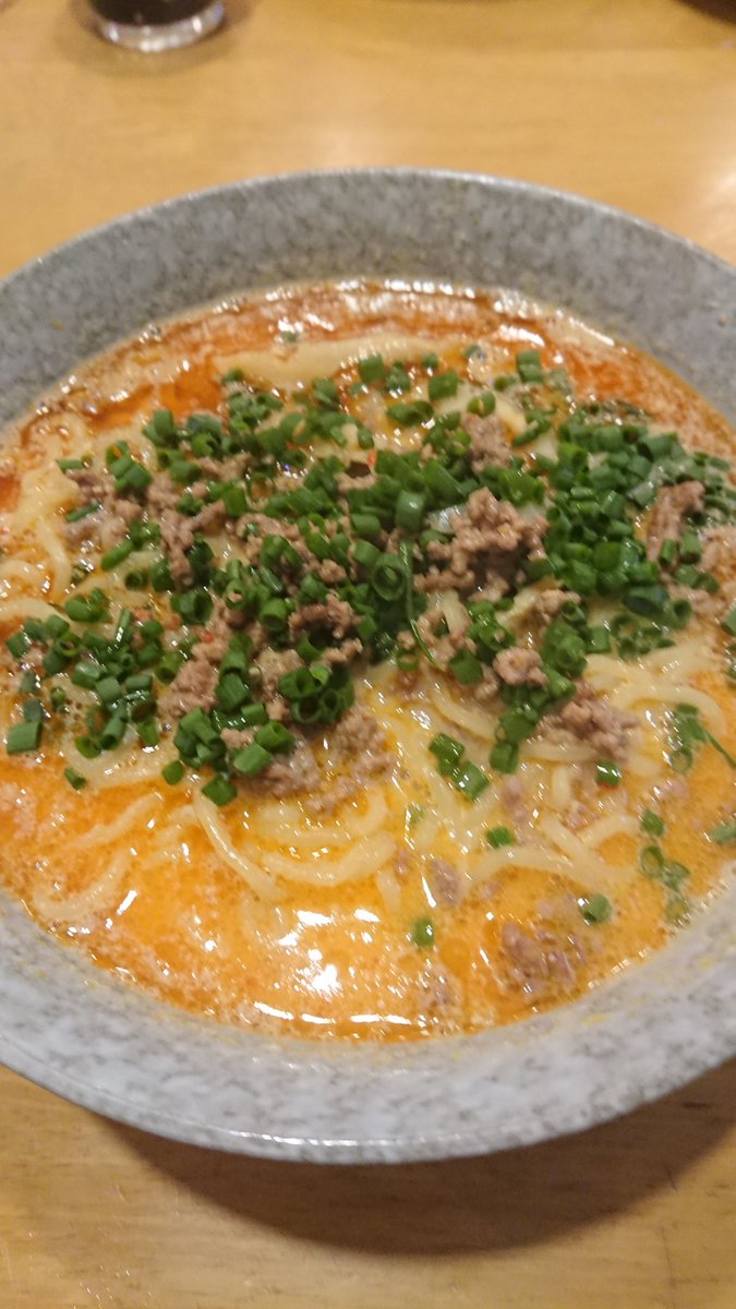 high_high_ball's tweet photo. 今日の暑さは異常😭

暑いのにあえてのキムチチゲ🤣
ビールが進んで、さらに汗だく💦

お昼は担々麺🍜うまうま✨

土曜日お疲れ様でした！
乾杯でーす🍺

#おうちごはん #晩酌 https://t.co/TFQj3O4h6m