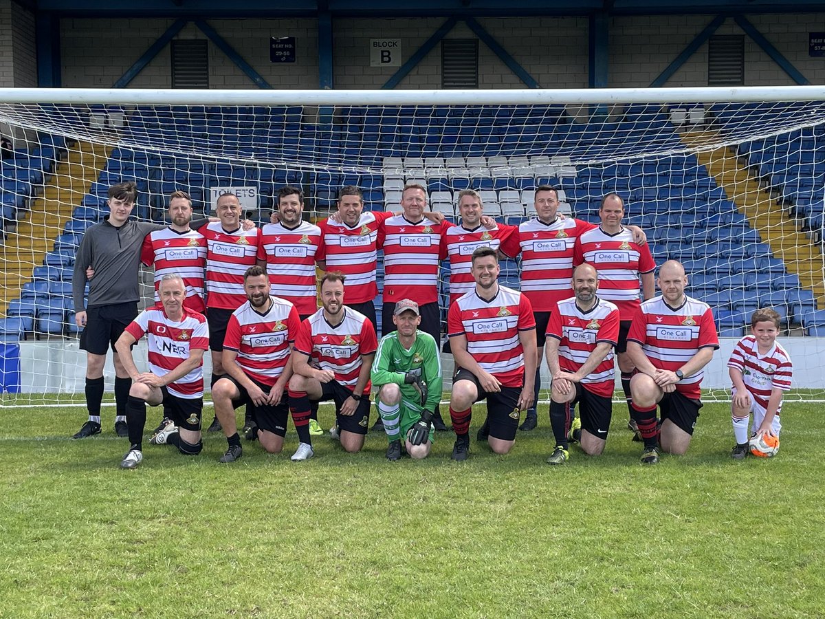 Todays R’sonists squad for the friendly at Gigg lane. Big thank you to <a href="/BuryFCvets/">Bury FC Vets</a> for hosting and sorting everything out! Here’s to a good game played in the right spirit! <a href="/IFALatest/">IFA Supporters Football League</a> ⚽️