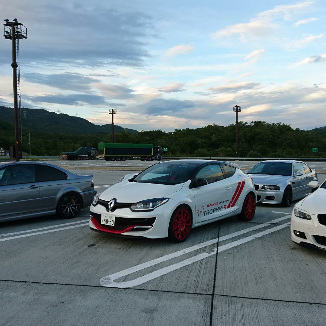 mackee44's tweet photo. ちょっとプチツーリングしてから 吹田のBMWオフミに参加
#ダブルフォア  #BMW  #44ツーリング #コーティング https://t.co/mRAhToUATI