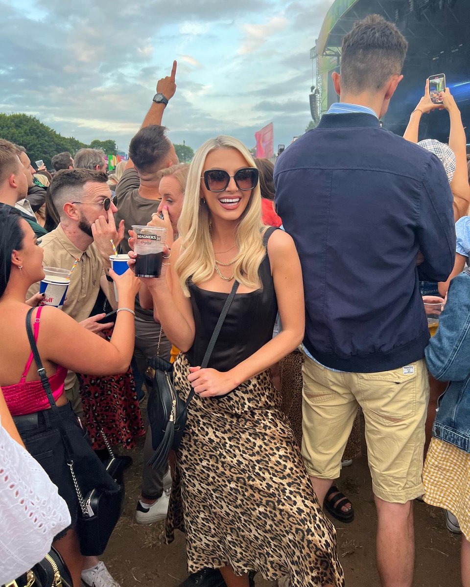 MeaganGreenUK's tweet photo. in the pits..🍻 

@belsonicbelfast https://t.co/LCqebd2GzQ