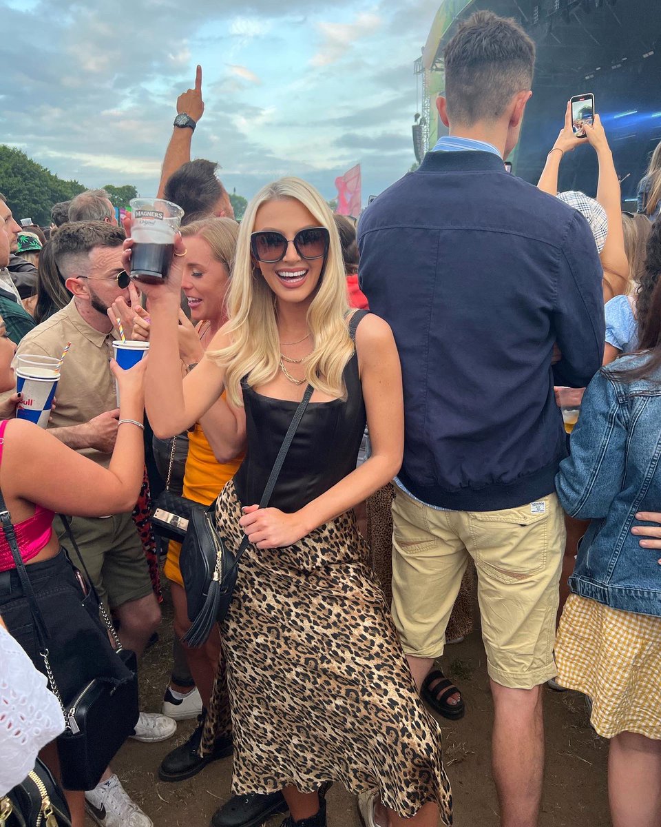 in the pits..🍻 

<a href="/belsonicbelfast/">Belsonic</a>