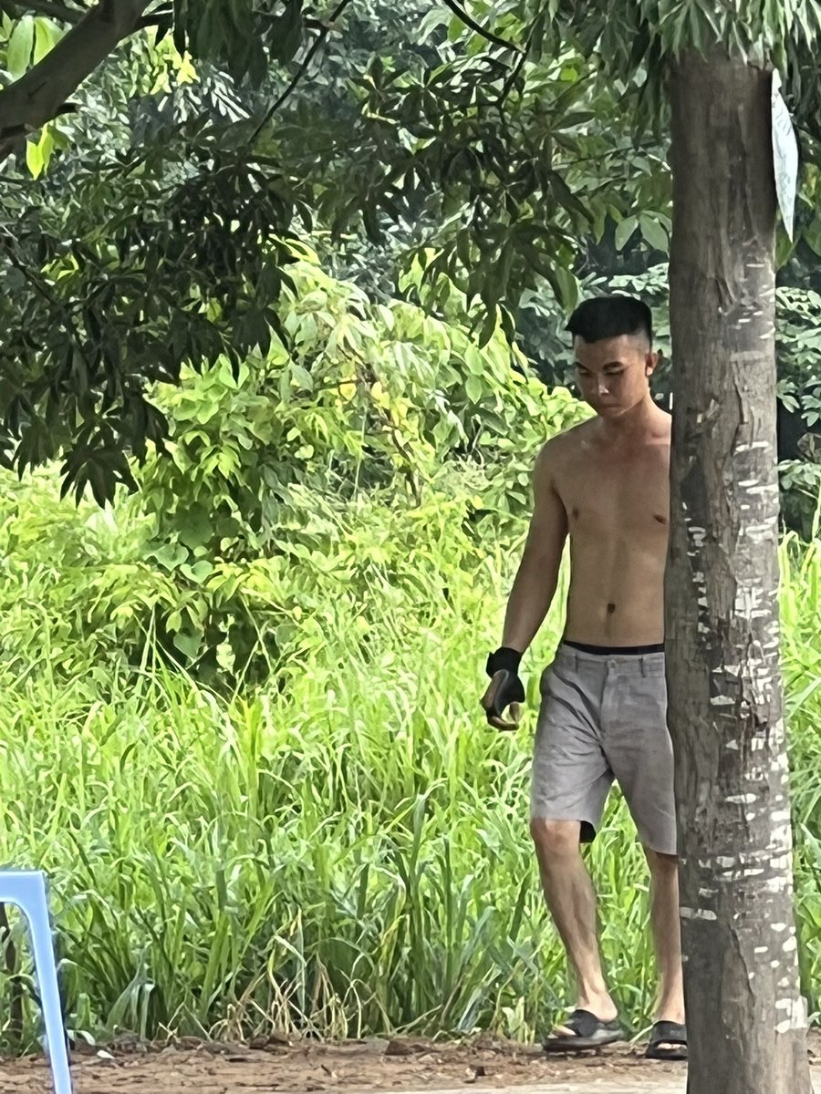 TrangTwin's tweet photo. Có anh nào hàng đủ tiêu chuẩn hốt em không? https://t.co/78CoFdGDuY
