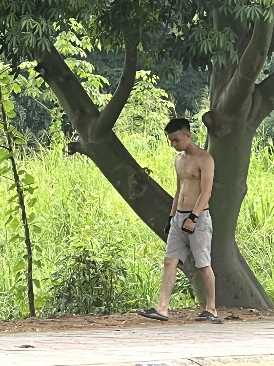 TrangTwin's tweet photo. Có anh nào hàng đủ tiêu chuẩn hốt em không? https://t.co/78CoFdGDuY