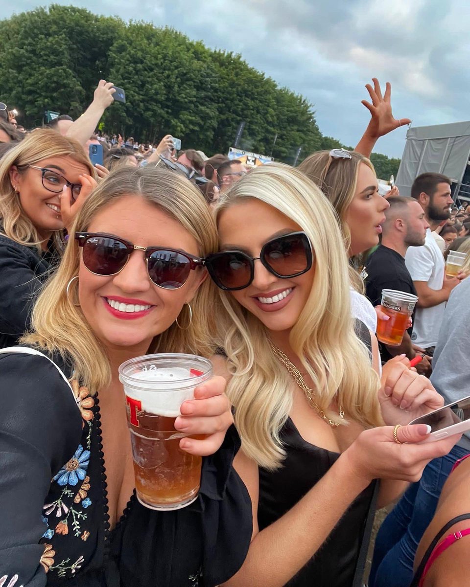 MeaganGreenUK's tweet photo. Festival Favs..🍃 @belsonicbelfast https://t.co/hTOk0356Mu