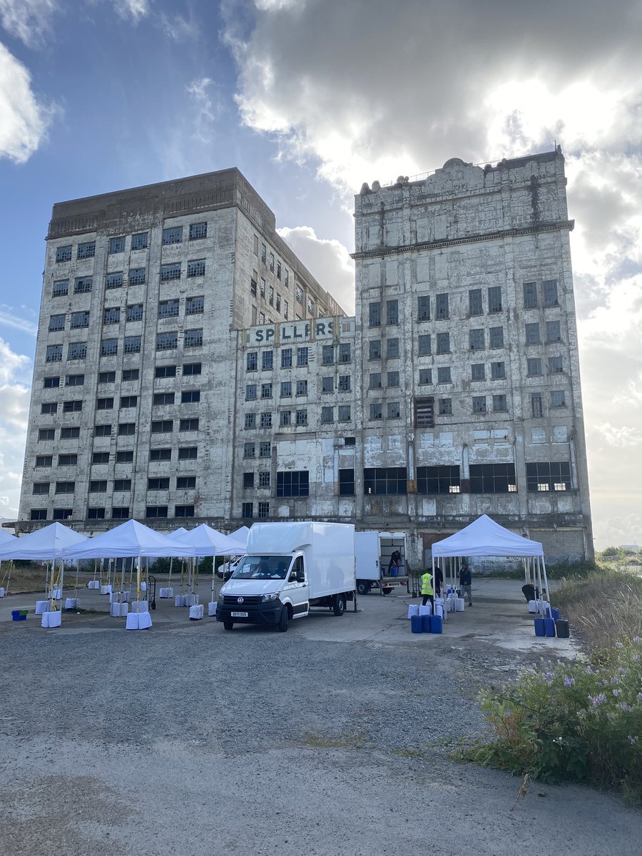 Up with the larks to help the <a href="/soundingsoffice/">Soundings</a> team get ready for today’s <a href="/SilvertownLDN/">Silvertown LDN</a> community day. 11am-4pm today #LFA2022