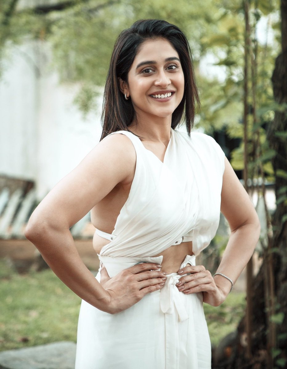 Smiling Beauty #ReginaCassandra Ma'am Latest Casual Snaps 😍

#Regina #FingerTip2 #FingertipS2 #AnyasTutorial