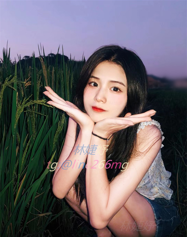 我追蹤破萬啦  認識了好多朋友 感恩的❤️
（悄悄給你們看媽媽拍的寫真）轉推里抽禮pao~ https://t.co/JsWADaDbfz
