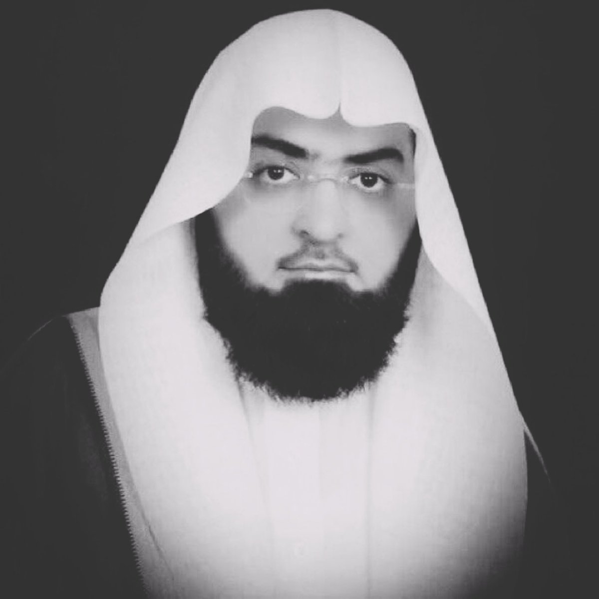 insharifain's tweet photo. Sheikh Mahmoud Khalil Al Qari, Guest Imam for Taraweeh Prayers in Masjid Al Nabawi (1439) and Imam of Masjid Al Qiblatein, Madinah has passed away

انا لله وانا اليه راجعون https://t.co/rwRdMrvFMt