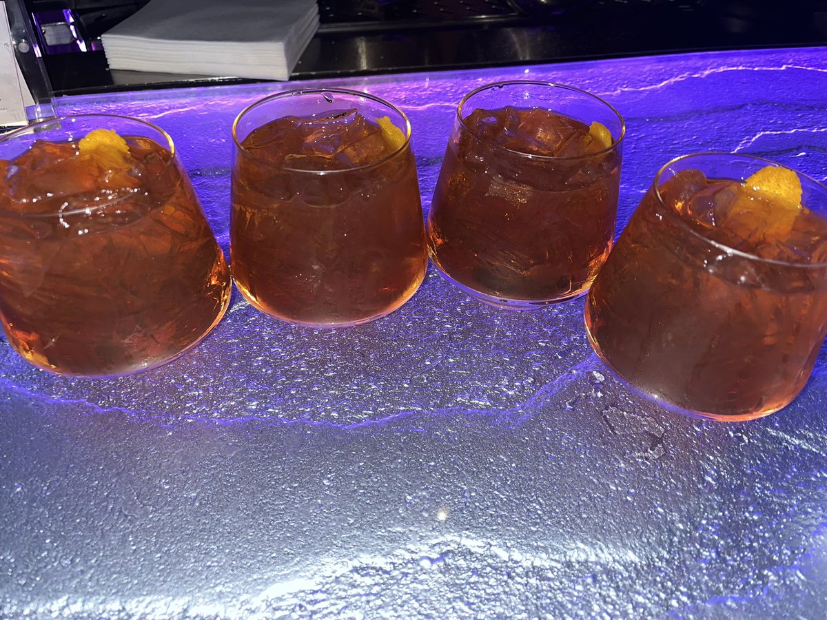 EliteDadsUSA's tweet photo. Winding down a long day of being ELITE with a round of @BuffaloTrace Old Fashioned’s. It’s not easy, but it’s what we do. #EliteAF #FratForDads #EDOA #RUSH2022 https://t.co/edkxw249T1