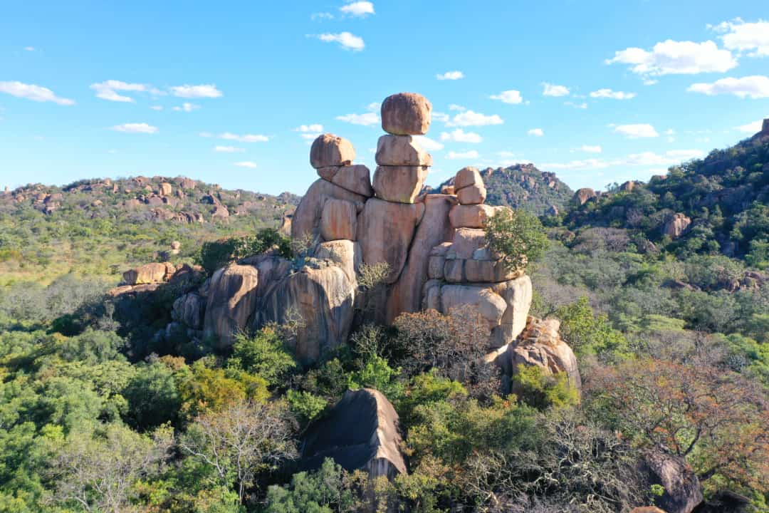 Brian___Jethro's tweet photo. @ShadayaKnight im actually at Matopos (intern); its a very beautiful place trust me . If you manage to get there , get in touch with me bro as i can arrange something for you ✊
i know a lot about the place.
here are some of the pictures i took few months ago🤲 https://t.co/qHHCvGjXAU