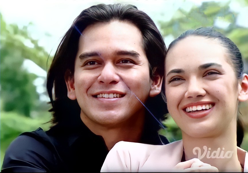 SamudraCinta_'s tweet photo. [Fajar Cornelia on screen]

Aku mau nulis harapan. Harapan kita terus nanti layangan ini akan diterbangkan keatas, dan semoga Tuhan akan mendengarkan harapan kita. - Fajar -

❤🥀

Cc : @sinemart_ph @SCTV  
Cr : Skrinsut [EPS 644]

#FaLia #FajarCornelia #ThrowbackScene #BHSI https://t.co/UbyCfj10sH
