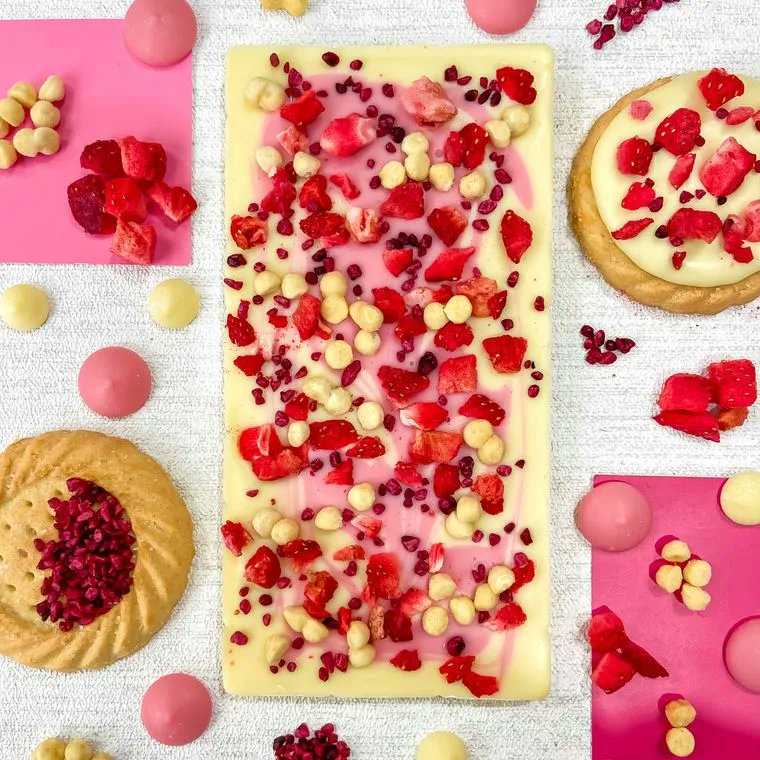 Sugarfinery1's tweet photo. Introducing the latest treat to the team… Kekolo Luxury Handmade Chocolate Bars! 🍫 These chocolate bars are no ordinary bars, they’re packed with the finest Belgian Chocolate and various flavours to make your chocolate cravings satisfied. Shop online with sugarfinery now! ✨ https://t.co/KWj2DAFinh