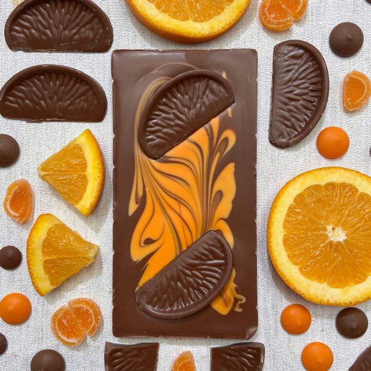 Sugarfinery1's tweet photo. Introducing the latest treat to the team… Kekolo Luxury Handmade Chocolate Bars! 🍫 These chocolate bars are no ordinary bars, they’re packed with the finest Belgian Chocolate and various flavours to make your chocolate cravings satisfied. Shop online with sugarfinery now! ✨ https://t.co/KWj2DAFinh