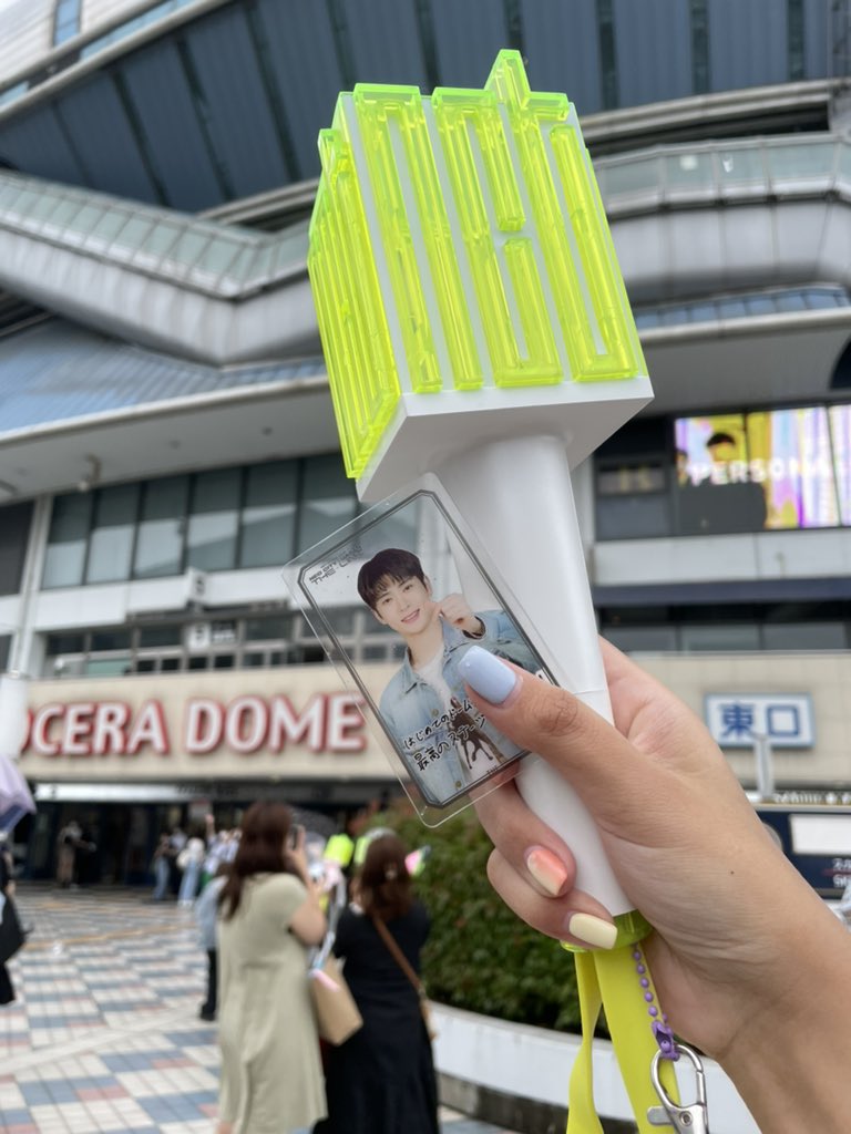 _intheice_'s tweet photo. Kyocera dome ยังเหมือนเดิมในความทรงจำ รถไฟทั้งขบวนแน่นเอี๊ยด และทุกคนพร้อมใจกันลงสถานีเดียวกัน เดจาวูกับคอนโทโฮมาก 😂 นสจเก่งมาก!  #NCT127_NEOCITY_THE_LINK https://t.co/kkrTRg8nq6