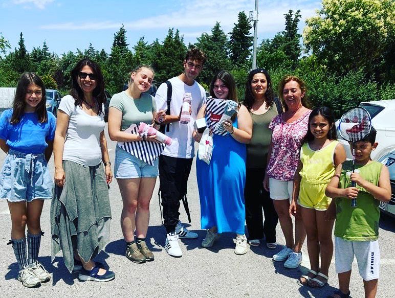 AFSTurkiye's tweet photo. 👋İzmir’de konuk ettiğimiz AFS’li öğrencilerimize veda vakti yaklıaşıyor… Düzenlediğimiz buluşmada gönüllü ailelerimiz ve öğrencilerimizin AFS deneyimlerine ve birbirinden renkli hikâyelerine tanıklık ettik. #afseffect #afsprograms https://t.co/Dz9xVu5Zf4