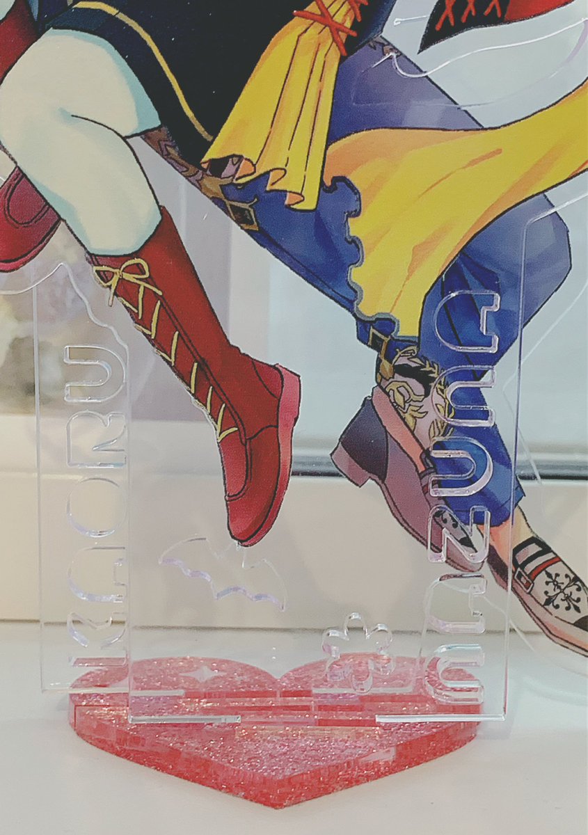 自分が欲しくてフィーチャー薫なずBIGアクスタ作った🎶
デカい❣️サイコ〜❣️印刷もくり抜き部分もめちゃくちゃ綺麗❣️
💖の台座で連結できる仕様✨

印刷:yousei印刷(@yousei_info )さま 