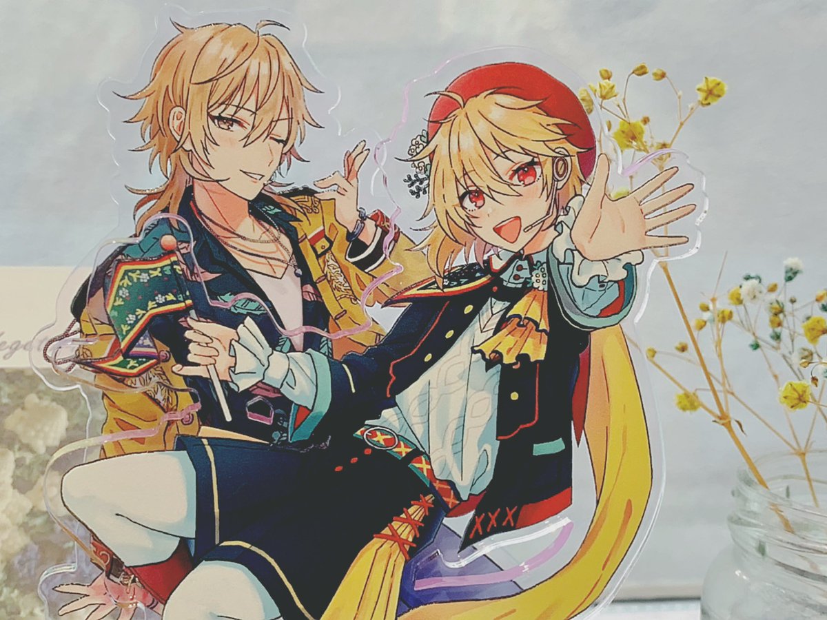 自分が欲しくてフィーチャー薫なずBIGアクスタ作った🎶
デカい❣️サイコ〜❣️印刷もくり抜き部分もめちゃくちゃ綺麗❣️
💖の台座で連結できる仕様✨

印刷:yousei印刷(@yousei_info )さま 