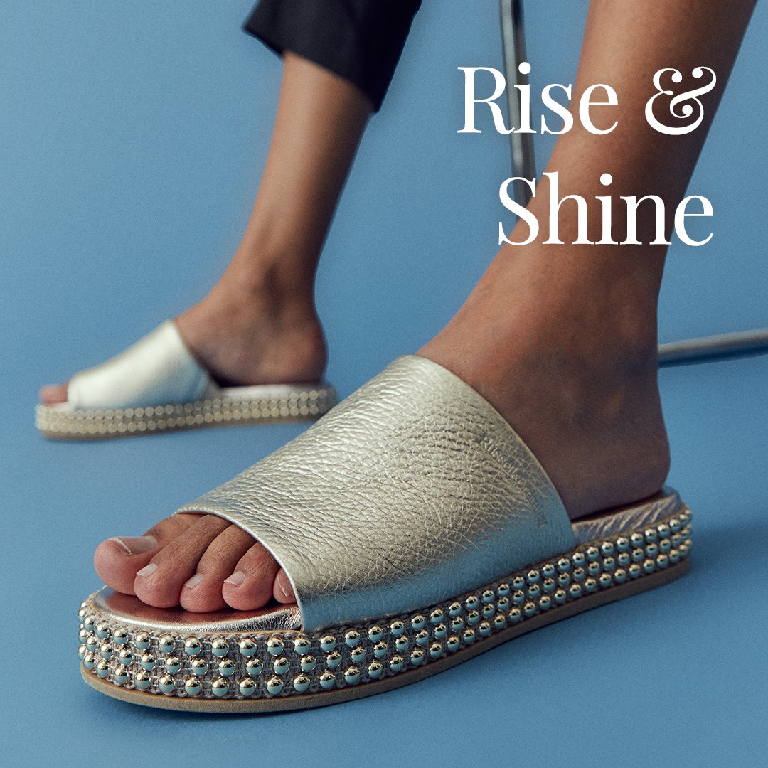 randbofficial's tweet photo. Step up your sandal repertoire with our gem embellished flatform silhouettes.
#russellandbromley #RBSummer #flatformsandals #sliders
https://t.co/QiZk0aIEz8 https://t.co/nkdX3nAdSa
