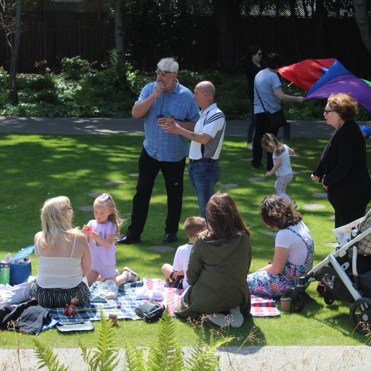 strawberryfield's tweet photo. This #nationalpicnicweek, spread your blanket in the lovely gardens at Strawberry Field. Or order summer food from our café to eat on our terrace or picnic tables! 🌞

#StrawberryField #eatlocal #picnic #Liverpooldaysout https://t.co/0PMS12w7Ki