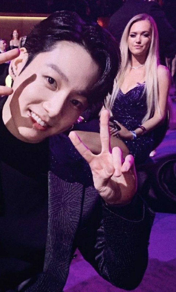 jeonphorism's tweet photo. The world is whipped for jungkook —an unresistible thread https://t.co/NfWHwhRU9V