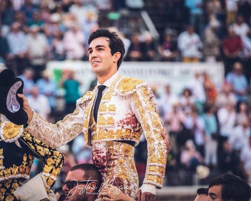 verdeguer's tweet photo. 🎧 #podcast de #EMBESTIDAS con Tomás Rufo ante su cita en #Alicante @TOROSALICANTE https://t.co/WkcsULxfNX https://t.co/nbpT2nnbkG