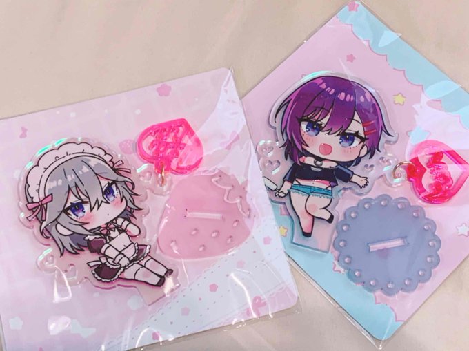 創作メス男子のるりくんと詠葉くんのアクスタ💗
マットアクリル+オーロラフィルム加工の相性がすごくよくて超おススメ‼️✨
おなまえアクリルチャームも可愛い💗ねおんいろ最強すぎる❣️

こちらもyousei印刷さん🌟 