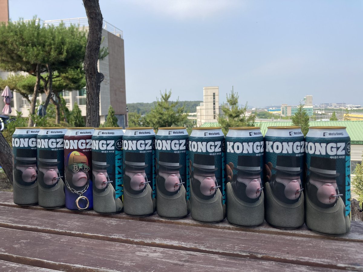 @HotelKing_Meta <a href="/meta_kongz/">Meta Kongz</a> <a href="/metakongz_G/">MetaKongz Global</a> <a href="/Grilla_official/">G.rilla</a> <a href="/nft_undertaker/">UNDERTAKER</a> <a href="/tVutlsRczy841SX/">KONGZZI:ReL</a> <a href="/KarafuruNFT/">Karafuru</a> <a href="/Eminem/">Marshall Mathers</a> <a href="/elonmusk/">Elon Musk</a> 
kongz beer to the moon !