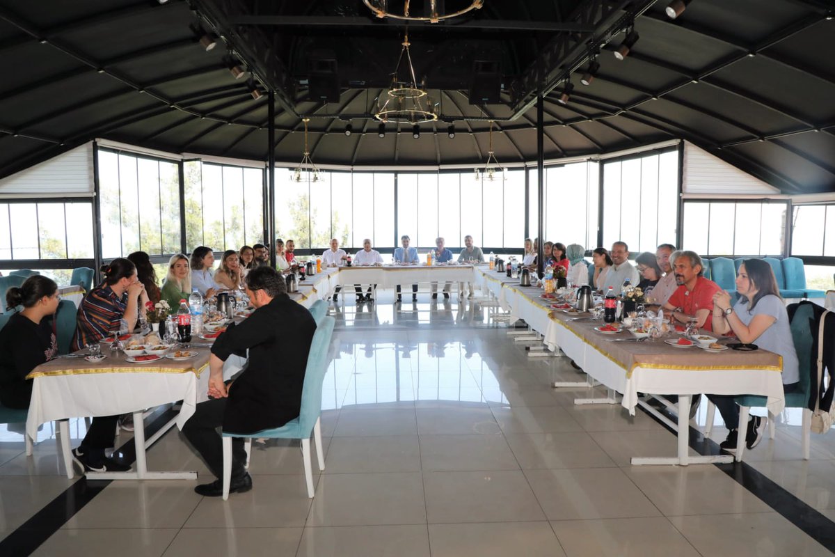 Müdürümüz <a href="/mfvargeloglu/">MEHMET FATİH VARGELOĞLU</a> "Eğitim Ordumuzdan Nağmeler" adlı Türk Sanat Müziği Konserindeki öğretmenlerimizle yemekte buluştu.

#eğitimkentiORDU

<a href="/tcmeb/">Millî Eğitim Bakanlığı</a> <a href="/GelenMustafa/">〽️G</a> <a href="/yunus_arinci/">Dr. Yunus ARINCI 🇹🇷</a> <a href="/yilmaznazif/">Nazif Yılmaz</a> <a href="/tuncaysonel/">Tuncay Sonel</a> <a href="/mhilmiguler/">Dr. Mehmet Hilmi Güler</a> <a href="/mfvargeloglu/">MEHMET FATİH VARGELOĞLU</a> <a href="/TCOrduValiligi/">Ordu Valiliği</a>