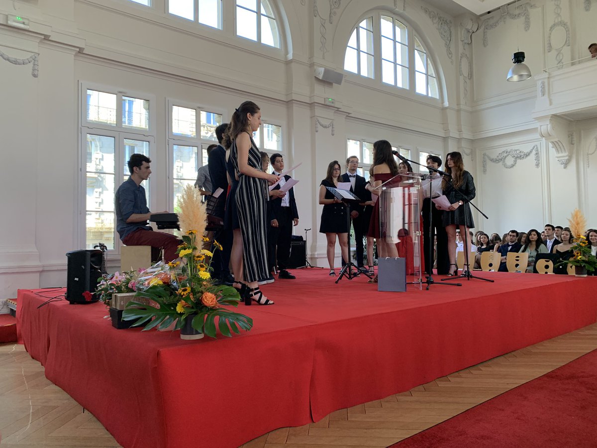 Pierrache's tweet photo. Démarrage de la cérémonie de baptême de la promotion Grand Reims 2021-2024 à l’#Engees. Un grand plaisir de retrouver ces moments ! https://t.co/cAj2LX66V8