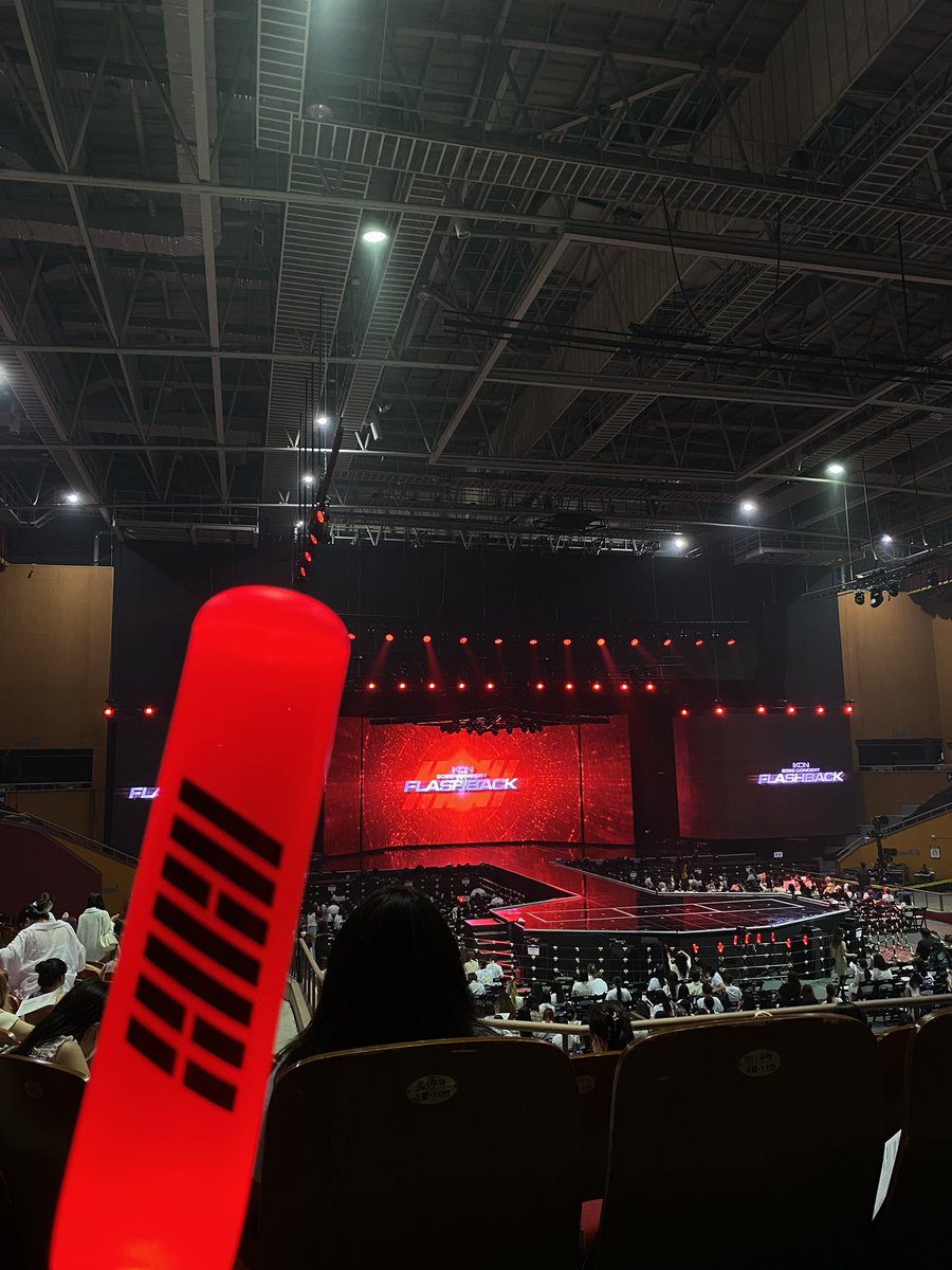 fairyyjinanii tweet picture