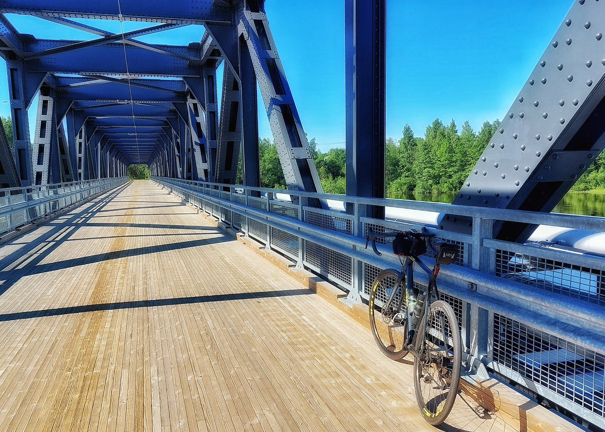 peepux's tweet image. Pääasia että ihminen viihtyy. 🚴‍♂️
#pyöräilytwitter
#siltapäivitys
#maantiepyöräily
#kouvola