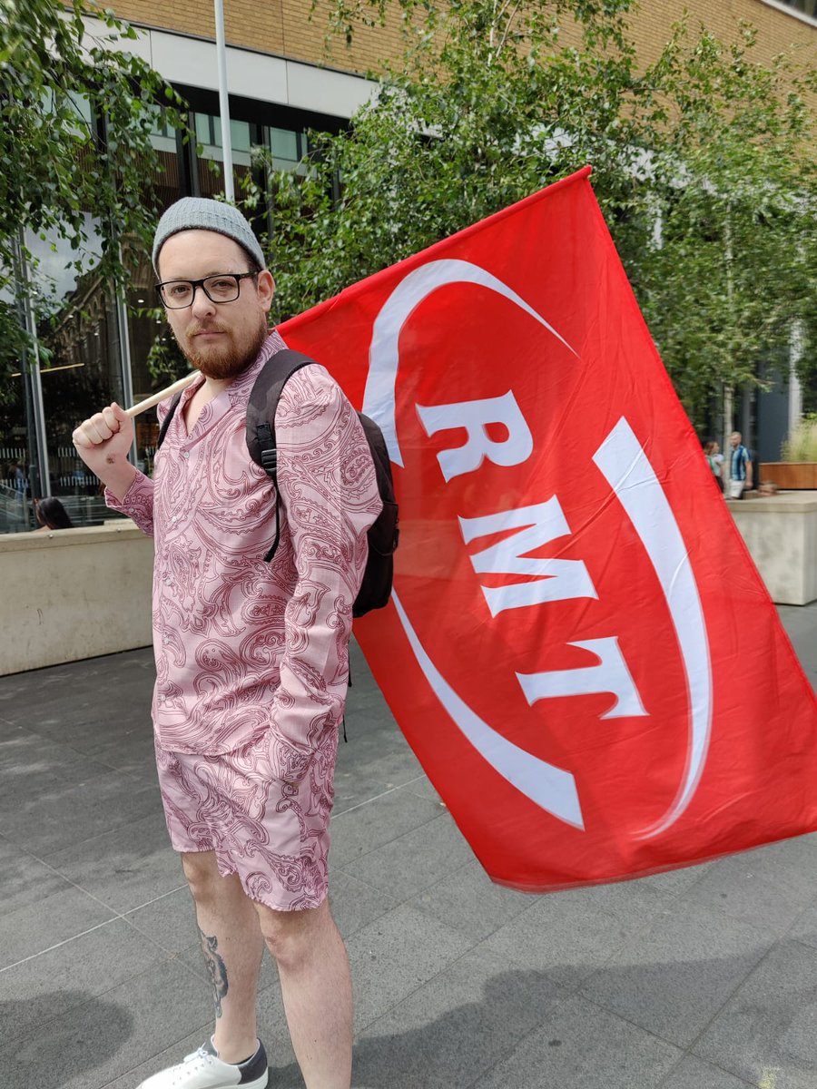 LouZy Hero tweet media